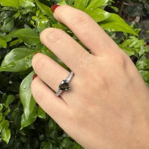 G0001 - Nhẫn vàng 14k ( 0,762 chỉ) saphire tim 1,6mm