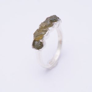 S0009-Nhẫn sapphire thô 5v xanh lá 925